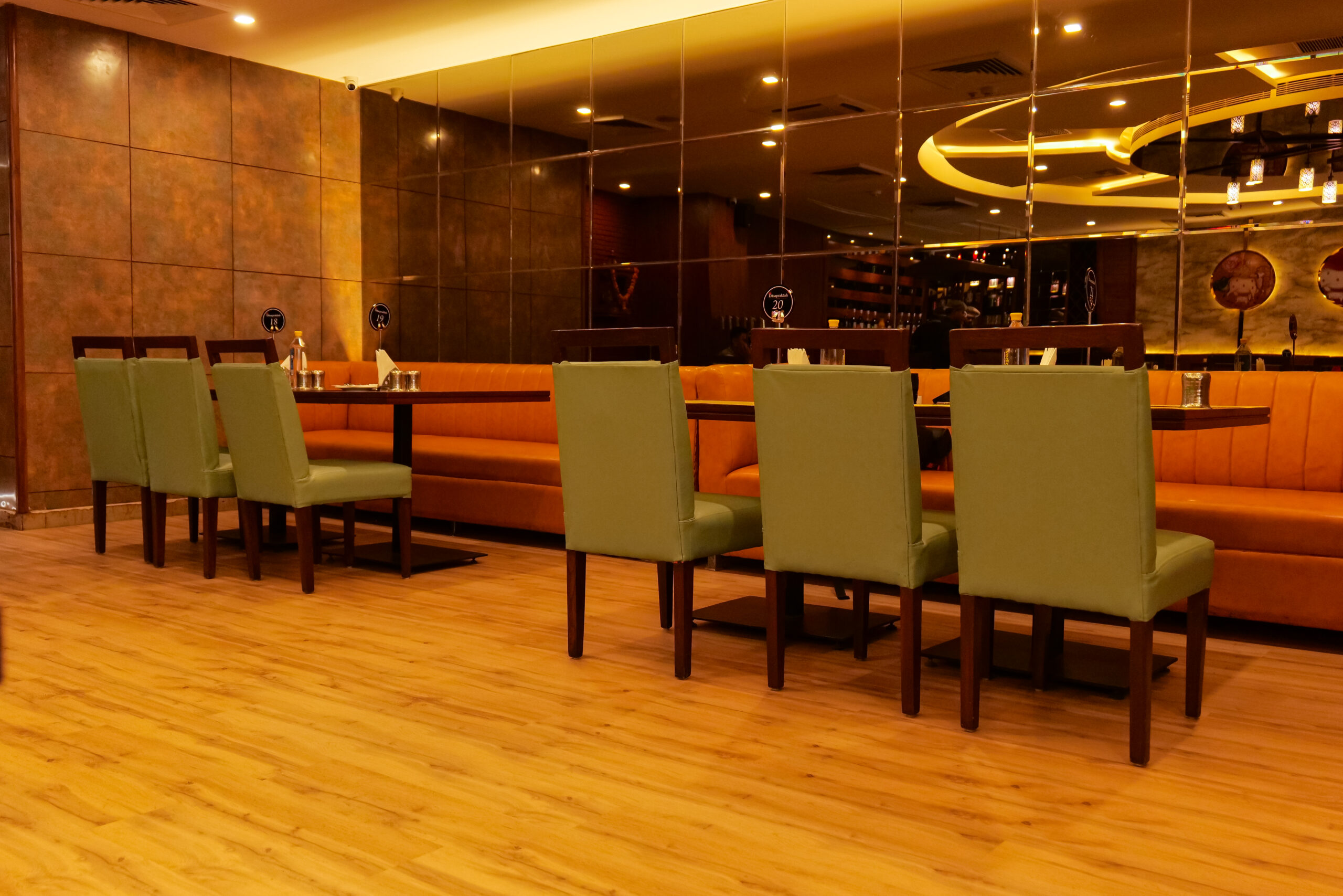 Vegetarian restaurant in Janakpuri