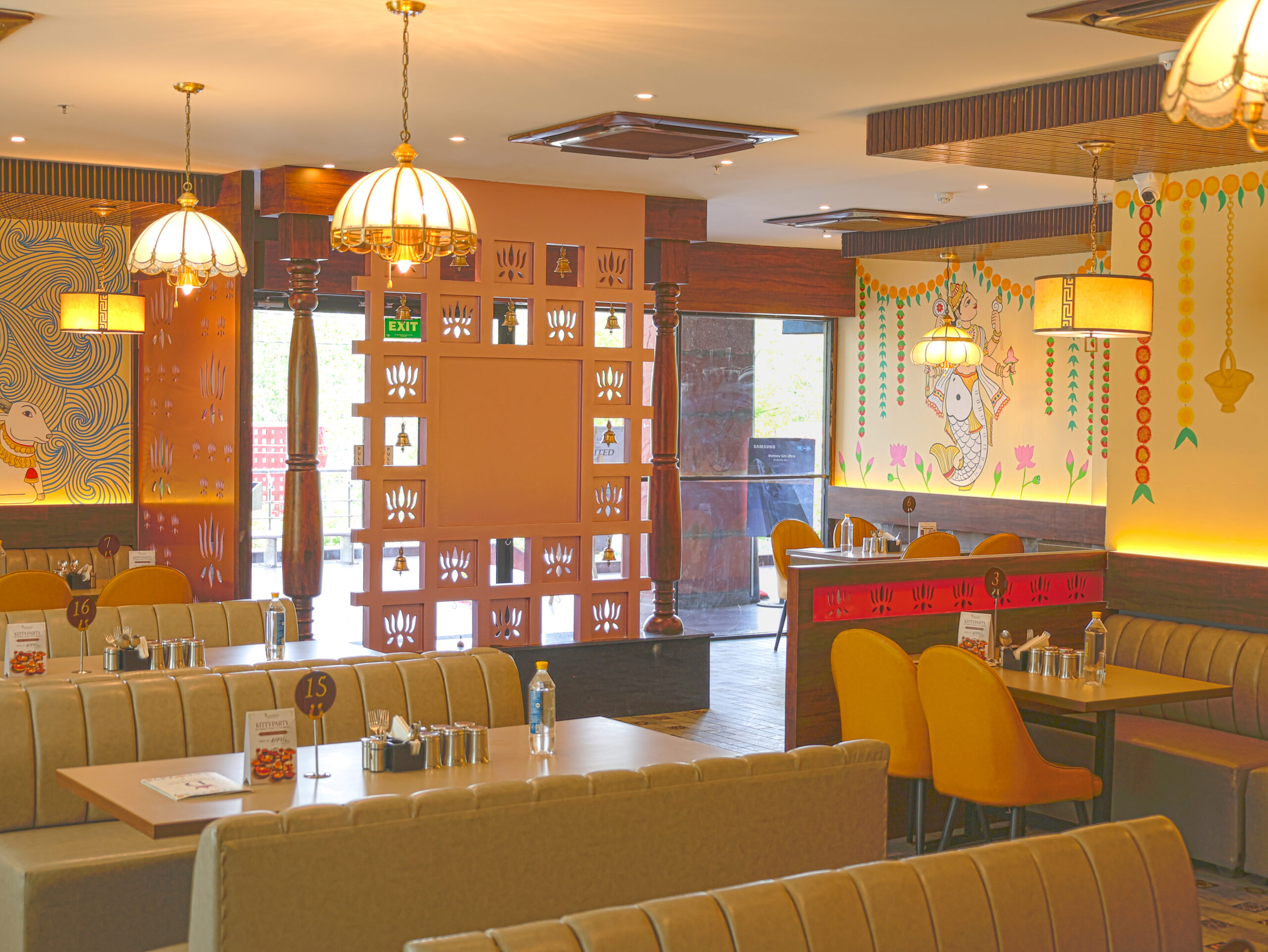 Authentic vegetarian cuisine at Dasaprakash NSP Delhi